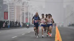 Atileetoota Romaaniyaa fi Kooriyaa Kaabaa kanneen dorgomii keessatti hirmaatan keessaa 