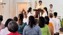 Ibadah Misa Natal di Gereja Katolik Stasi Santo Petrus di Takengon berjalan dengan sederhana.