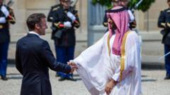 محمد بن سلمان في باريس: شراكة تتجاوز العلاقات الثنائية في زمن الحرب