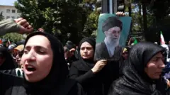 Mudaharaad looga soo horjeedo Dahraan