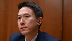 زي تشو المدير التنفيذي لتيك توك