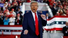 डोनाल्ड ट्रंप.