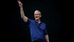 تيم كوك مدير أبل