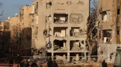 ઈરાને ઇઝરાયલ પર કરેલા હુમલા બાદ થયેલી તબાહીની 12 તસવીરો