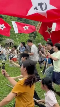 ท่องเที่ยวย้อนรอยประวัติศาสตร์พรรคคอมมิวนิสต์ที่กำลังโด่งดังในจีน