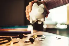 बैंक अकाउंट या एफडी में पड़ी अलक्लेम्ड रकम को निकालने का तरीका जानने के लिए देखिए आज का पैसा वसूल