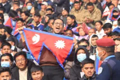 म्यान्मार र नेपालका महिला फुटबल टोलीको खेलमा रमाएका एक नेपाली फ्यान
