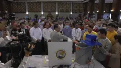 နိုင်ငံရေး ပါတီ တချို့ကလည်း ကိုယ်စားလှယ်လောင်း စုစည်းမှုတွေကို စတင်လုပ်ဆောင်နေ