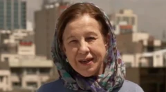 لیز دوست خبرنگار بی بی سی صحبت میکند