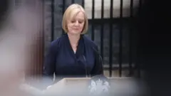 اولین سخنرانی لیز تراس در مقام نخست‌وزیر بریتانیا در داونینگ‌استریت لندن