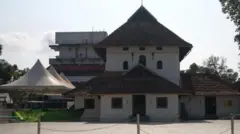 स्थानीय स्थापत्य शैली में बनी चेरामन जामा मस्जिद