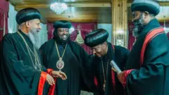 ተፈልዮም ዝነበሩ ጳጳሳት ናብታ ቤተክርስትያን ተመሊሶም ኢድ ፓትሪያርክ እናነስኡ
