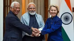 ஐரோப்பிய கவுன்சில் தலைவர் அந்தோனியோ லூயிஸ் சாண்டோஸ் டா கோஸ்டா, ஐரோப்பிய கமிஷன் தலைவர் உர்சுலா வான் டெர் லேயன், இந்தியப் பிரதமர் நரேந்திர மோதி.