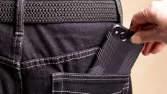 ફોનની ચોરી, લૂંટ, સાયબર અપરાધ, બ્રિટન, બીબીસી ગુજરાતી 