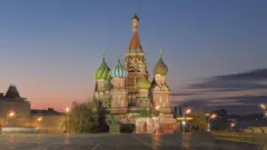 Saint Basil's Cathedral in Moscow မော်စကိုက စိန့်ဘေဆဲလ်စ်ဘုရားကျောင်း