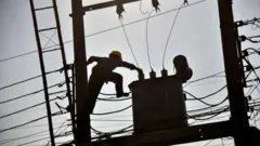 মার্চের প্রথম সপ্তাহ থেকেই বাড়ছে বিদ্যুতের দাম। 