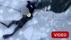 பனிக்கட்டி நீரில் சிக்கியவர்கள் மீட்கப்பட்டது எப்படி? 