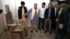 ভুক্তভোগিদের সঙ্গে 'আয়নাঘর' পরিদর্শন করেন প্রধান উপদেষ্টা