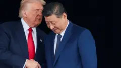  習近平特朗普握手