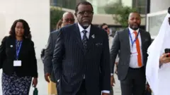 ፕሬዝደንት ጌንጎብ ወጻኢታት ደቂ ብገንዘብ መንግስቲ ይሽፍን ኣሎ ብዝብል ይንቀፍ 