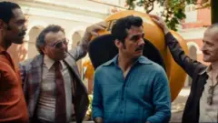 Wagner Moura em cena de O Agente Secreto.