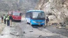 چین، بس، حملہ