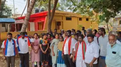 ஜனவரி 31 ஆம் தேதியன்று, ருத்ராபாளையத்தைச் சேர்ந்த பொதுமக்கள், கொமரலிங்கம் காவல் நிலையத்தை முற்றுகையிட்டனர்