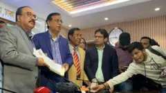 তারেক রহমানের পক্ষ থেকে মনোনয়ন পত্র দাখিল করেন তার নির্বাচনী সমন্বয়ক