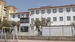 Okulun dışarıdan görünüşü 