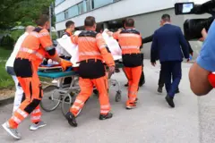 Picture as dem dey rush oga Fico go hospital