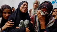 Плачущие женщины