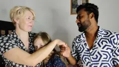 இந்திய இளைஞரை மணக்கும் போலந்து பெண்