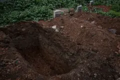 Казылган көр