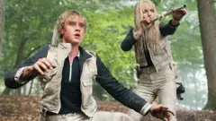 Joseph Zada y Mckenna Grace en Amanecer en la cosecha