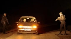 Police as dem dey stop motor