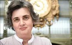 Laurence, umukuru wa Musée du Louvre 