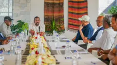 ጠቅላይ ሚኒስትር ዐቢይ አሕመድ ከሁለት ዓመታት በኋላ ለመጀመሪያ ጊዜ ከከፍተኛ የህወሓት ባለሥልጣናት ጋር ተገናኝተው ተወያዩ። 