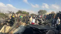 Dad badan oo xalay ka hoyaaday meheradahooda oo camiran ayaa saaka u yimid meeshii dambas ah 