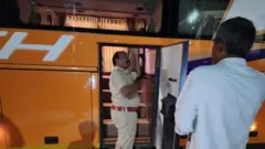 மோட்டார் வாகன விதி, தனியார் பேருந்துகள் 