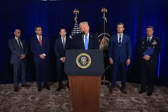 Trump brinda una conferencia sobre Venezuela junto a varios miembros de su gobierno en su residencia de Mar-a-Lago, Florida