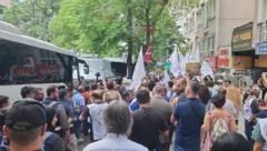 Öğretmenlerin gösterisine polis müdahale etti