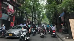 Xe cộ Hà Nội