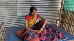 'शेतातल्या मजुरीपेक्षा फटाका कारखान्यात शंभर- दोनशे जास्त मिळतात म्हणून तिथे काम करतो' 