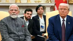 भारत के प्रधानमंत्री नरेंद्र मोदी और अमेरिकी राष्ट्रपति डोनाल्ड ट्रंप की तस्वीर