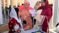 রেনু সিংয়ের মতো আন্দোলনকারীরা আইনটি পাশ করাতে মাঠ পর্যায়ে কাজ করছেন