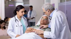 નવા સુપરબગ્સ ઍન્ટિબાયૉટિક્સ માટે મોટો પડકાર બની રહ્યા છે, આ કારણે ઍન્ટિબાયૉટિક્સ બેઅસર થઈ રહી છે