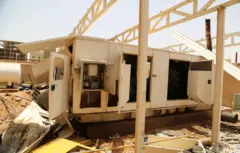 محطة كهرباء تعرضت للخراب بسبب الحروب.