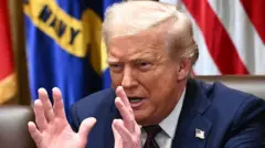 डोनाल्ड ट्रंप