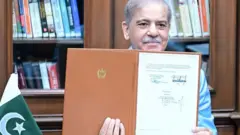 شهباز شریف پس از امضای تفاهمنامه ایران و آمریکا 
