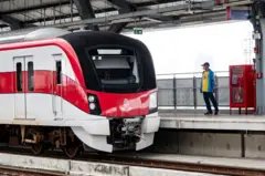 รถไฟสีแดง